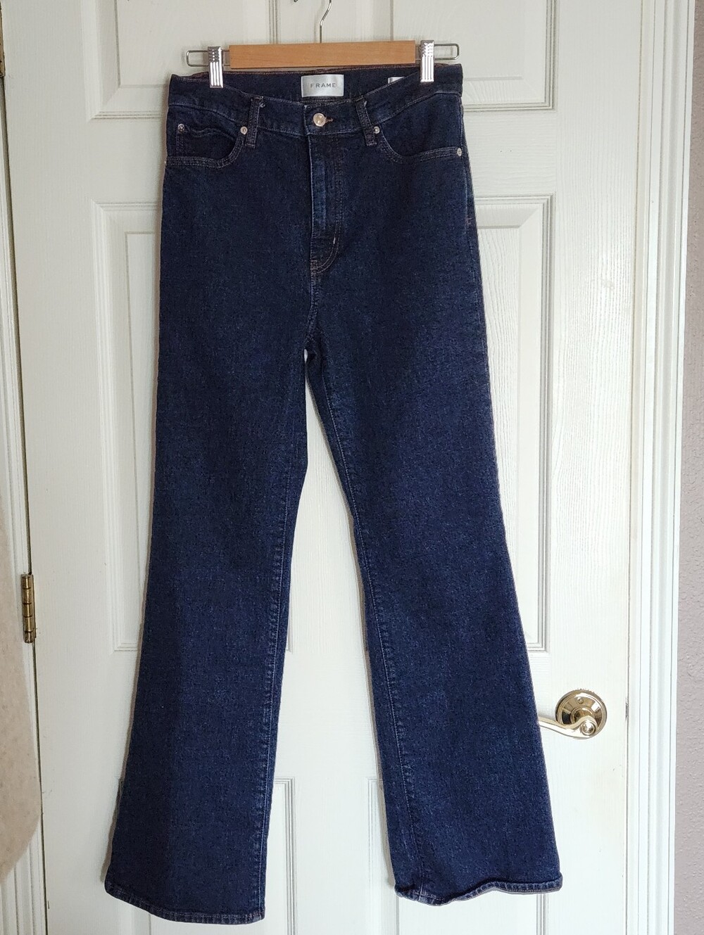 FRAME Denim The Arrow Relaxed Bootcut Jean - Taboo - Like New
